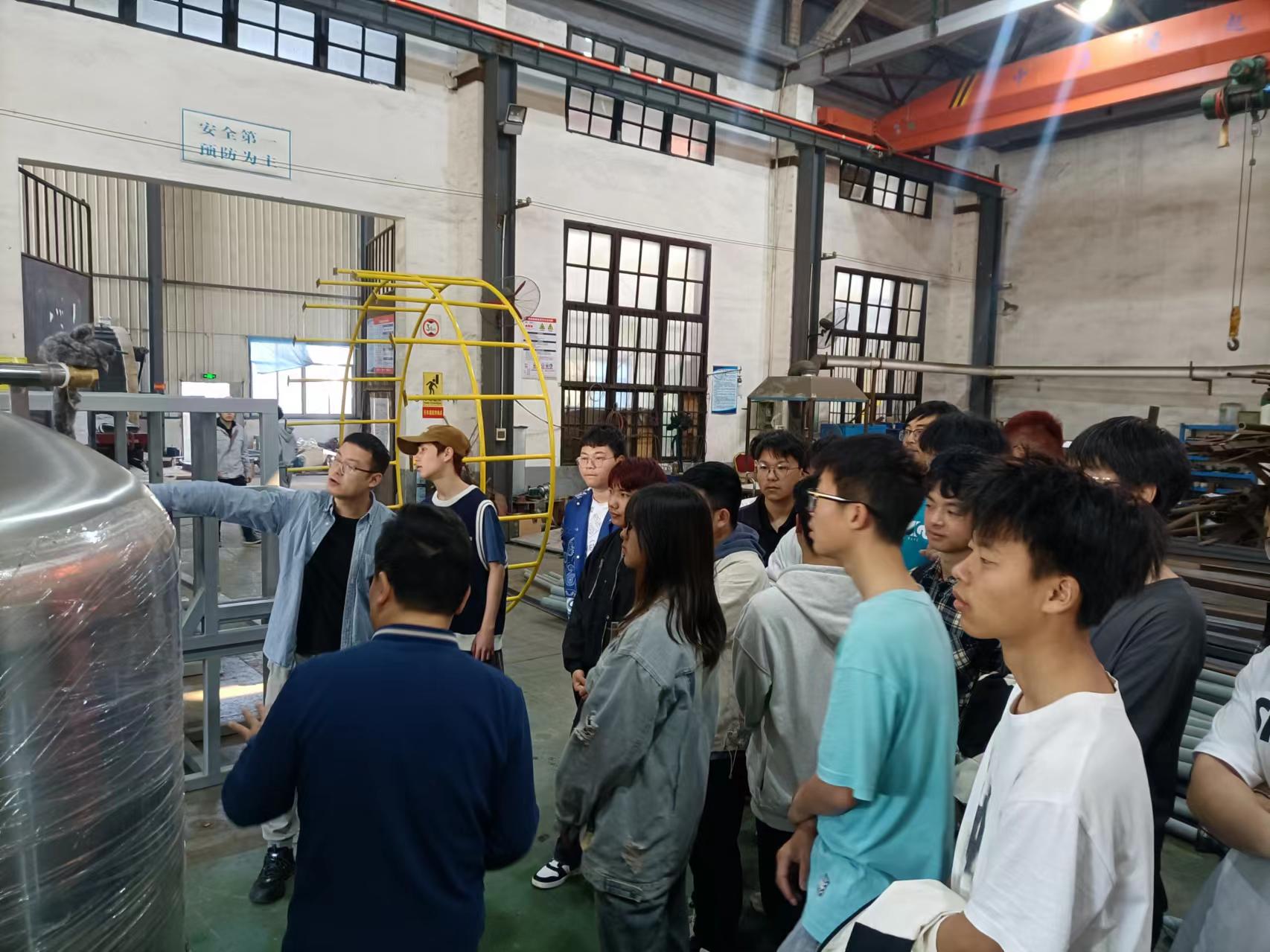 湖南工程学院近200名学生来B体育在线注册_B体育（中国）认知实习